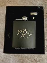 Load image into Gallery viewer, Engraved Flask Gift Set